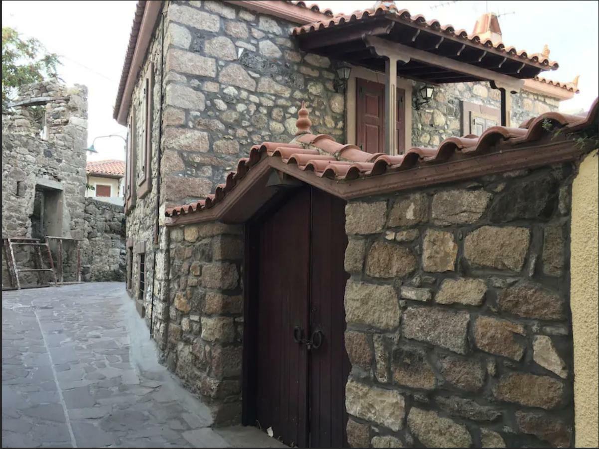 Villa Wood And Stone In The Path Of Lava à Antissa Extérieur photo